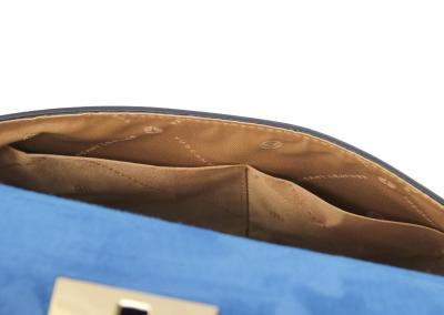 Mėlyna Moteriška odinė rankinė moterims Natūralios odos odinis prabangus brangus  talpi, graži, patogi ir stilinga itališka moteriška rankinė moterims tašė galanterija, praktiška kaledų ar gimtadienio dovana moterims: mamai,žmonai,geriausiai draugei,sesei,dukrai.
