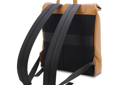 caramel Unisex odinė kuprinė vyrams ir moterims Natūralios odos odinis prabangus brangus  patogi ir prabangi odinė kuprinė vyrams ir moterims. Brangi dovana gimtadieniui ar Kalėdoms.