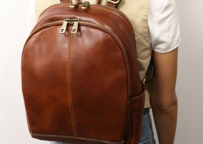 natūralios odos Unisex odinė kuprinė vyrams ir moterims Natūralios odos odinis prabangus brangus  patogi ir prabangi odinė kuprinė vyrams ir moterims. Brangi dovana gimtadieniui ar Kalėdoms.