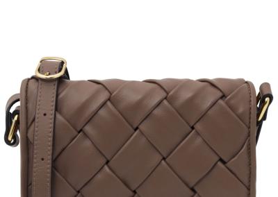 dark taupe  tamsiai pilkai ruda Unisex odinis krepšys per petį vyrams ir moterims Natūralios odos odinis prabangus brangus   tašė per petį vyrams ir moterims. Praktiška dovana teisės studentui, teisininkui, mokslininkui.