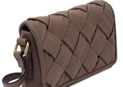 dark taupe  tamsiai pilkai ruda Unisex odinis krepšys per petį vyrams ir moterims Natūralios odos odinis prabangus brangus   tašė per petį vyrams ir moterims. Praktiška dovana teisės studentui, teisininkui, mokslininkui.
